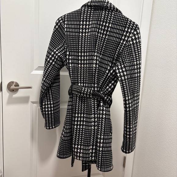 Blazer - Picture 3 of 3